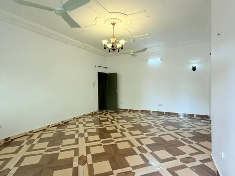 Chambre — 3 chambres salon à louer à Iita