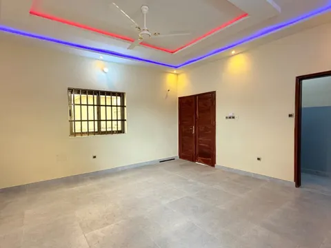 Appartement 3 chambres salon nouvelle construction — Calavi Alegleta (Togoudo)