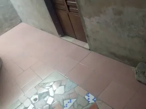 Chambre salon plafonnée carrelée — Godomey Dekoungbe