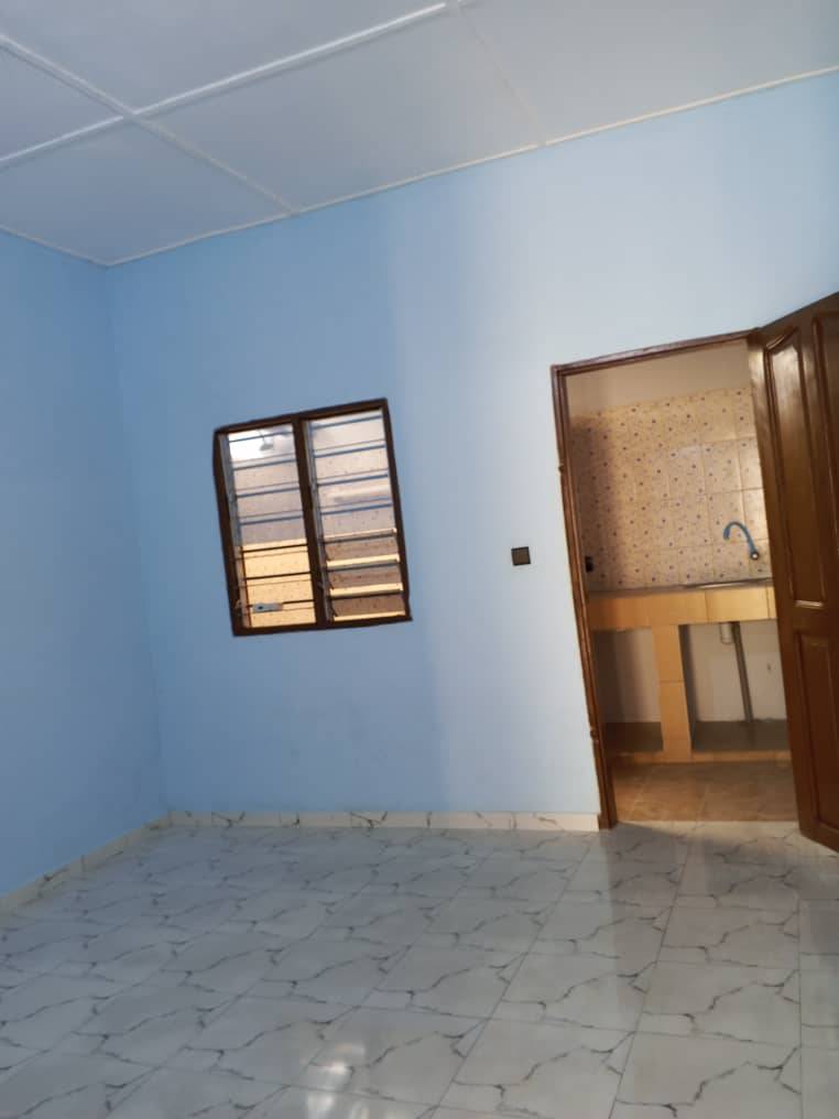 Vue intérieure — chambre salon à louer à Abomey-Calavi Togoudo, 35 000 FCFA/mois