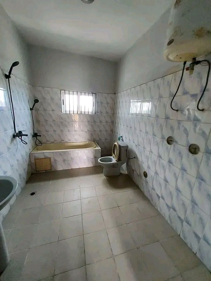 Photo 12 — villa / duplex à louer à Cotonou Agla, 300 000 FCFA/mois