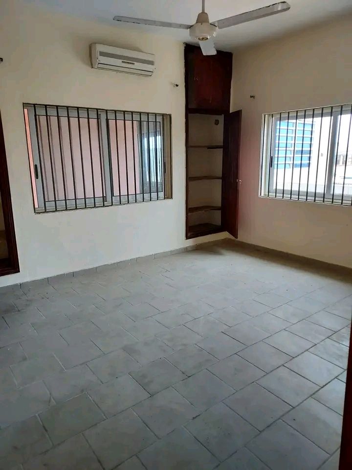 Photo 15 — villa / duplex à louer à Cotonou Agla, 300 000 FCFA/mois