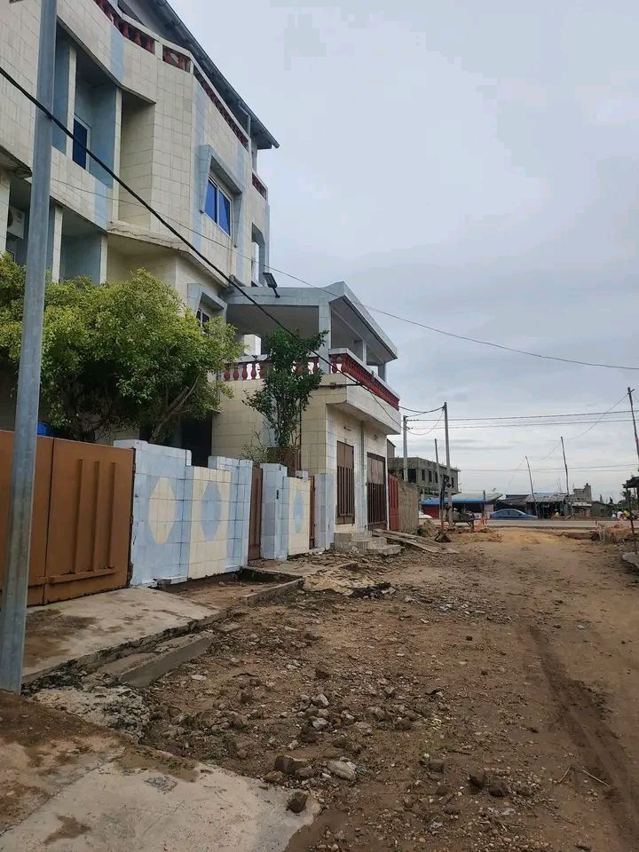 Salon principal — location Cotonou Agla, 300 000 FCFA/mois