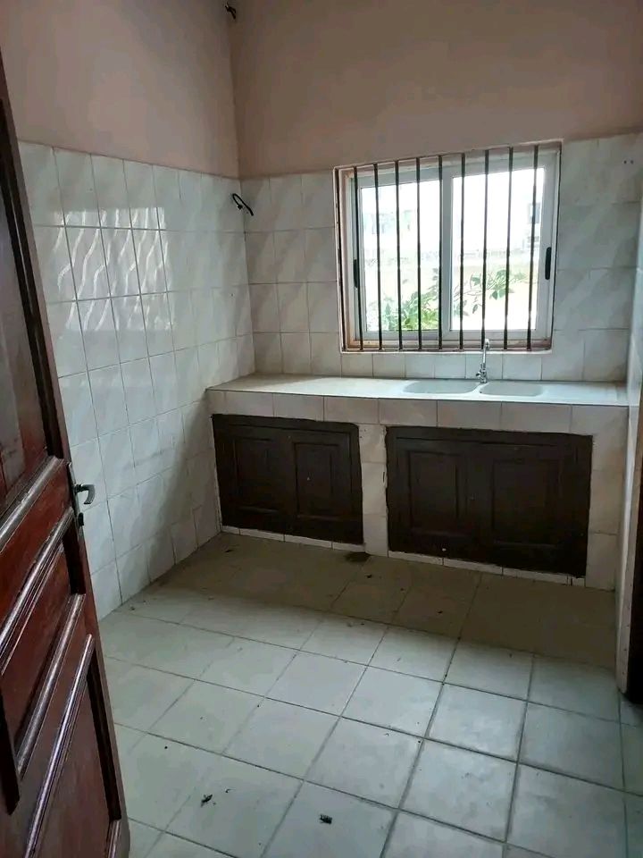 Photo 8 — villa / duplex à louer à Cotonou Agla, 300 000 FCFA/mois