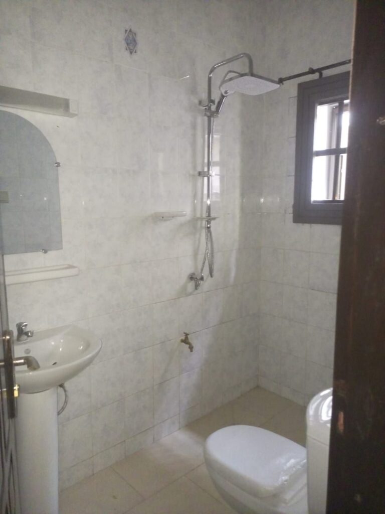 Photo 10 — villa / duplex à louer à Cotonou Fidjrossè, 600 000 FCFA/mois