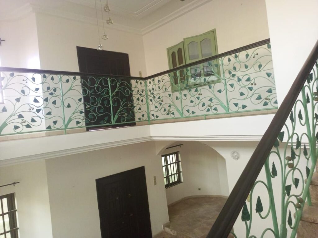 Photo 13 — villa / duplex à louer à Cotonou Fidjrossè, 600 000 FCFA/mois