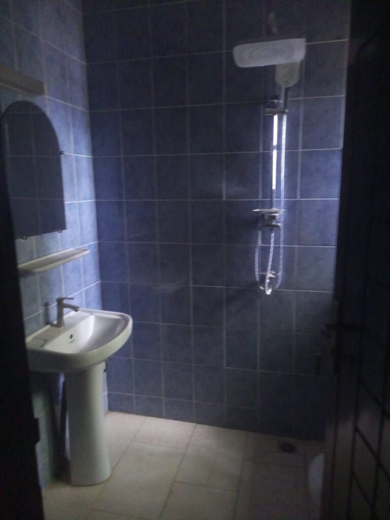 Photo 19 — villa / duplex à louer à Cotonou Fidjrossè, 600 000 FCFA/mois