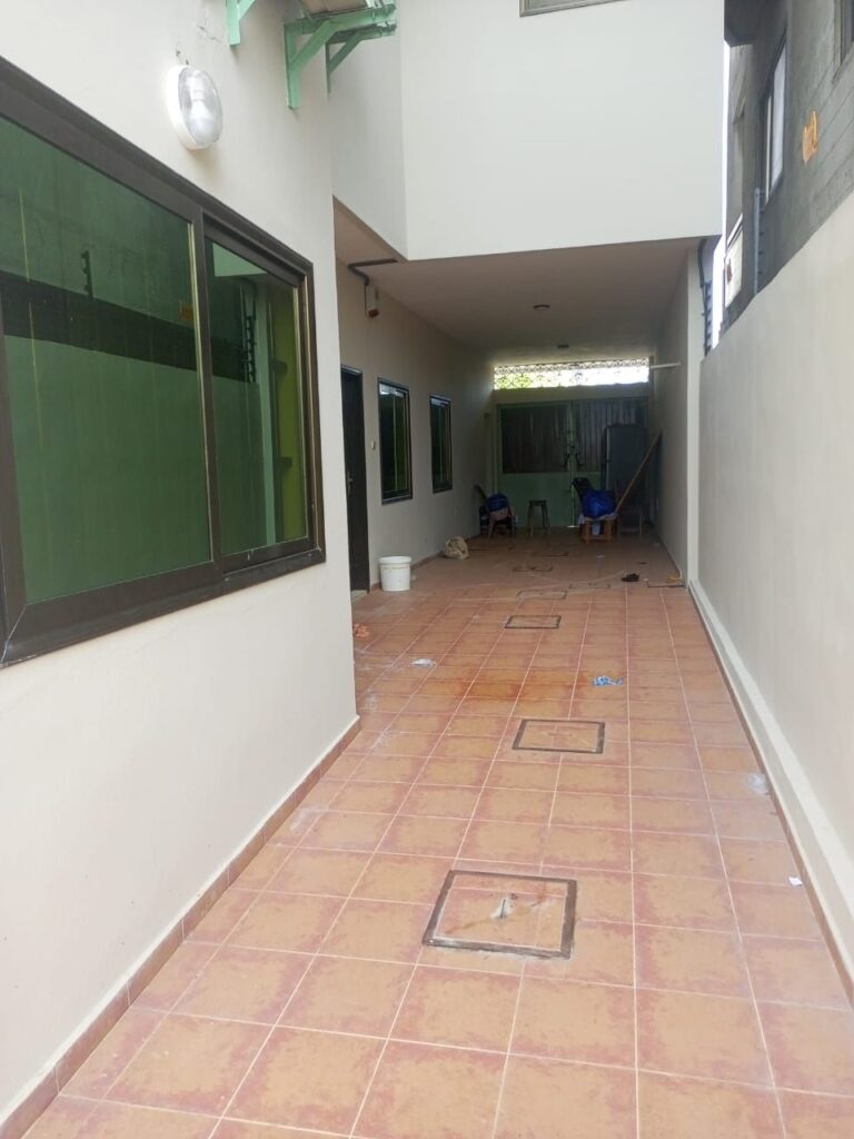 Salon principal — location Cotonou Fidjrossè, 600 000 FCFA/mois