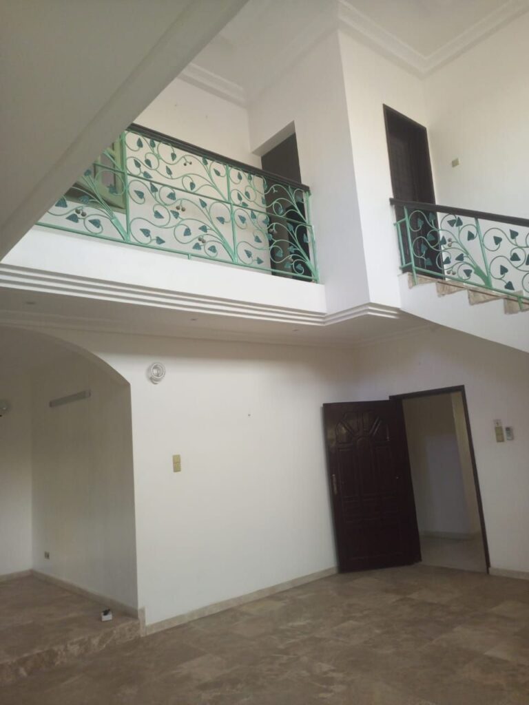 Photo 8 — villa / duplex à louer à Cotonou Fidjrossè, 600 000 FCFA/mois