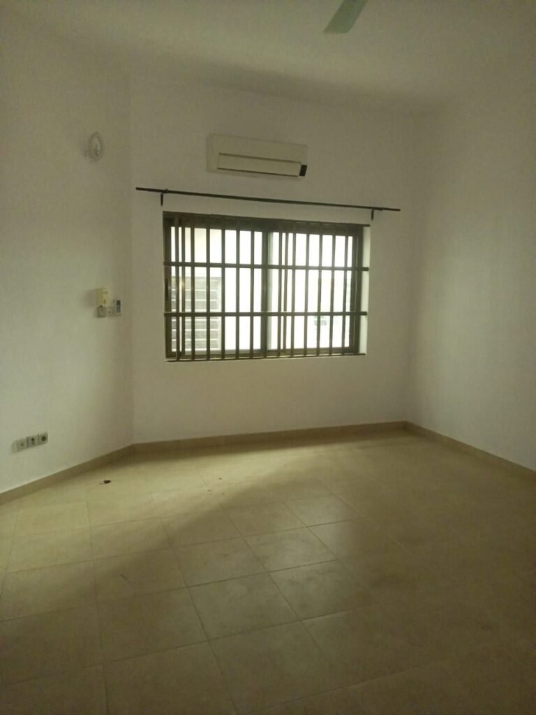 Photo 9 — villa / duplex à louer à Cotonou Fidjrossè, 600 000 FCFA/mois