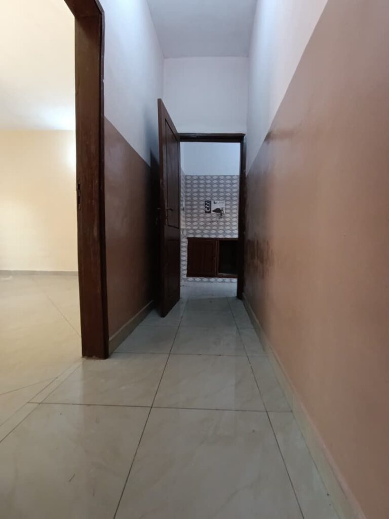 Photo 10 — 2 chambres salon à louer à Abomey-Calavi Séminaire, 70 000 FCFA/mois