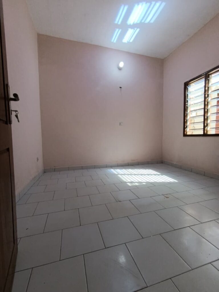 Photo 11 — 2 chambres salon à louer à Abomey-Calavi Séminaire, 70 000 FCFA/mois