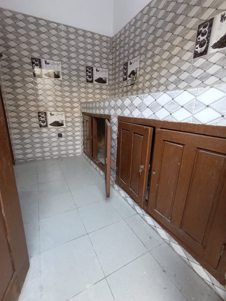 Cuisine et coin repas — location Abomey-Calavi Séminaire