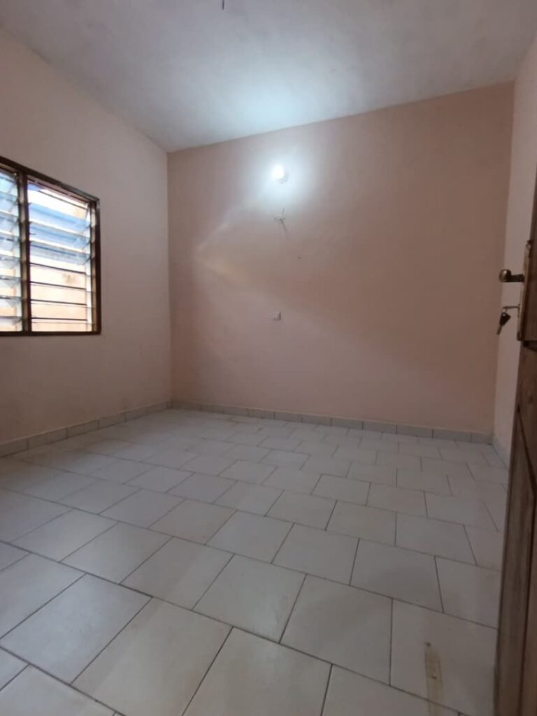 Vue intérieure — 2 chambres salon à louer à Abomey-Calavi Séminaire, 70 000 FCFA/mois