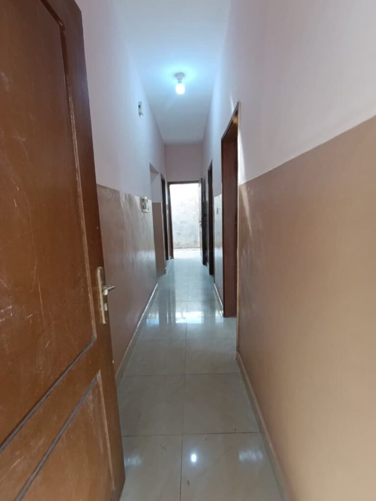 Photo 9 — 2 chambres salon à louer à Abomey-Calavi Séminaire, 70 000 FCFA/mois