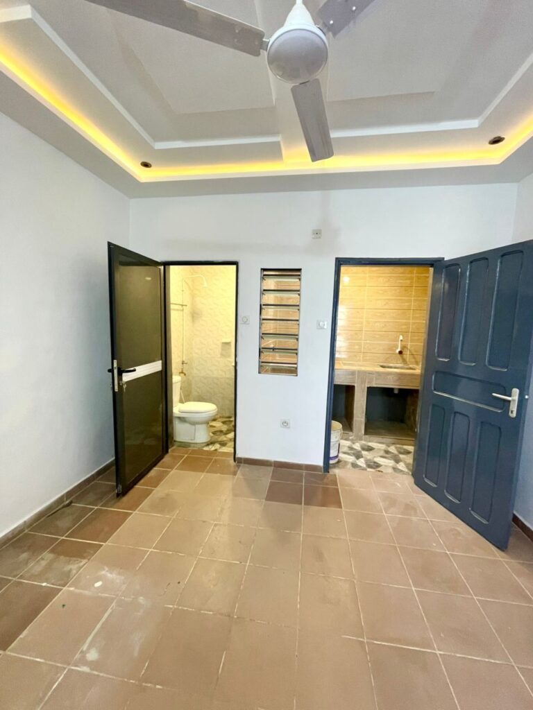 Cuisine et coin repas — location Abomey-Calavi Zogbadjè