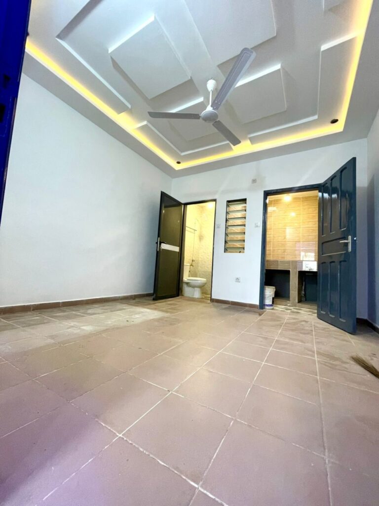 Salle d'eau — chambre salon Abomey-Calavi Zogbadjè