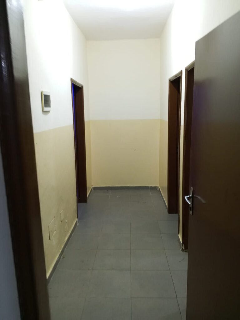 Vue intérieure — 3 chambres salon à louer à Cotonou Agla, 90 000 FCFA/mois