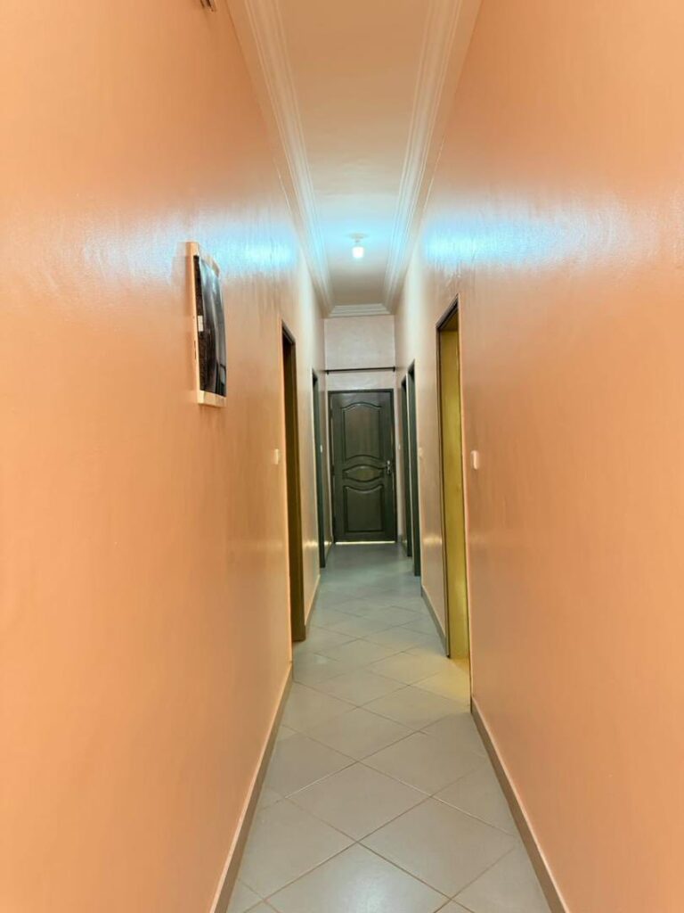 Cuisine et coin repas — location Abomey-Calavi Iita