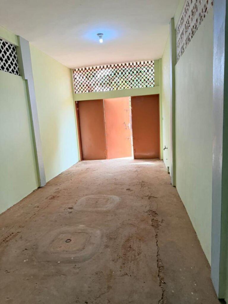 Vue intérieure — 3 chambres salon à louer à Abomey-Calavi Iita, 150 000 FCFA/mois