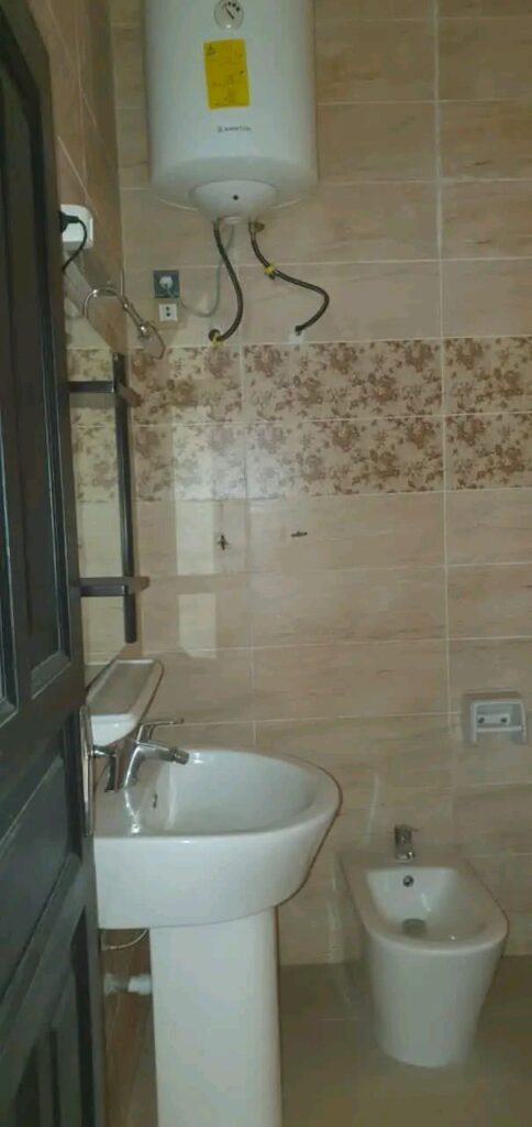 Photo 12 — 2 chambres salon à louer à Cotonou Agla, 200 000 FCFA/mois