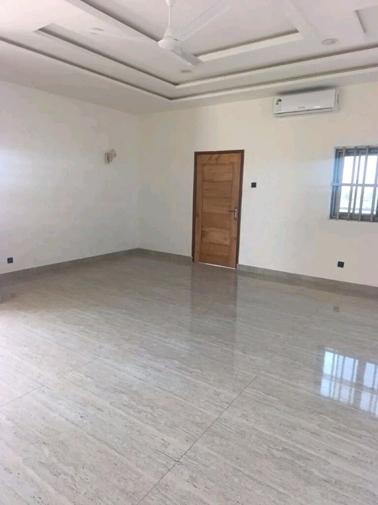 Salon principal — location Cotonou Agla, 200 000 FCFA/mois