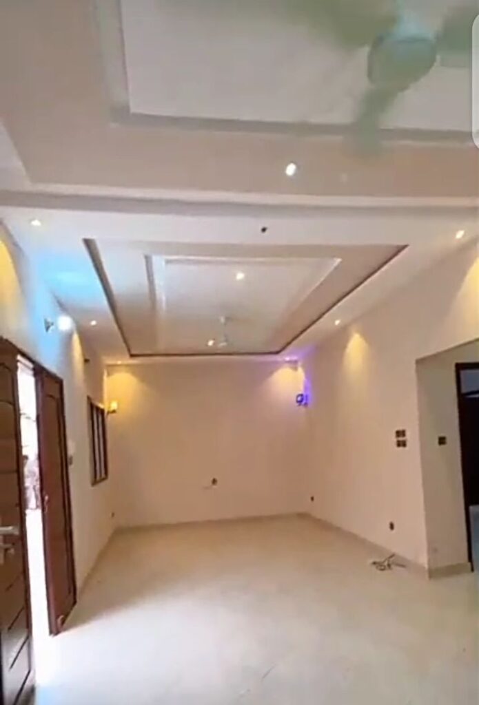 Salon principal — location Abomey-Calavi Iita, 100 000 FCFA/mois