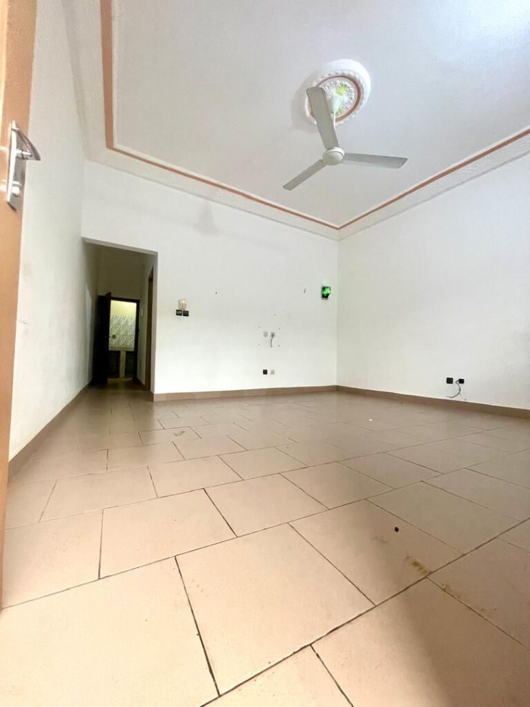 Photo 9 — chambre salon à louer à Abomey-Calavi Zogbadjè, 45 000 FCFA/mois