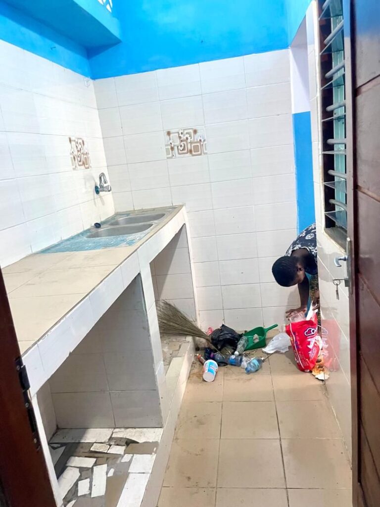 Cuisine et coin repas — location Abomey-Calavi Zogbadjè