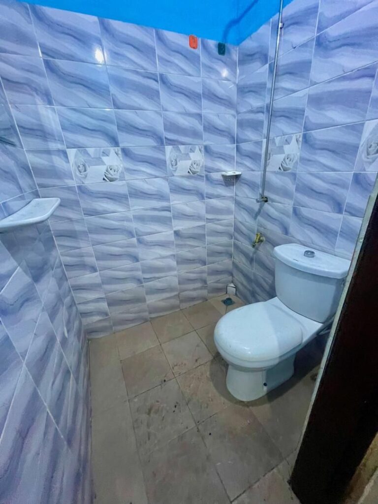 Salle d'eau — chambre salon Abomey-Calavi Zogbadjè