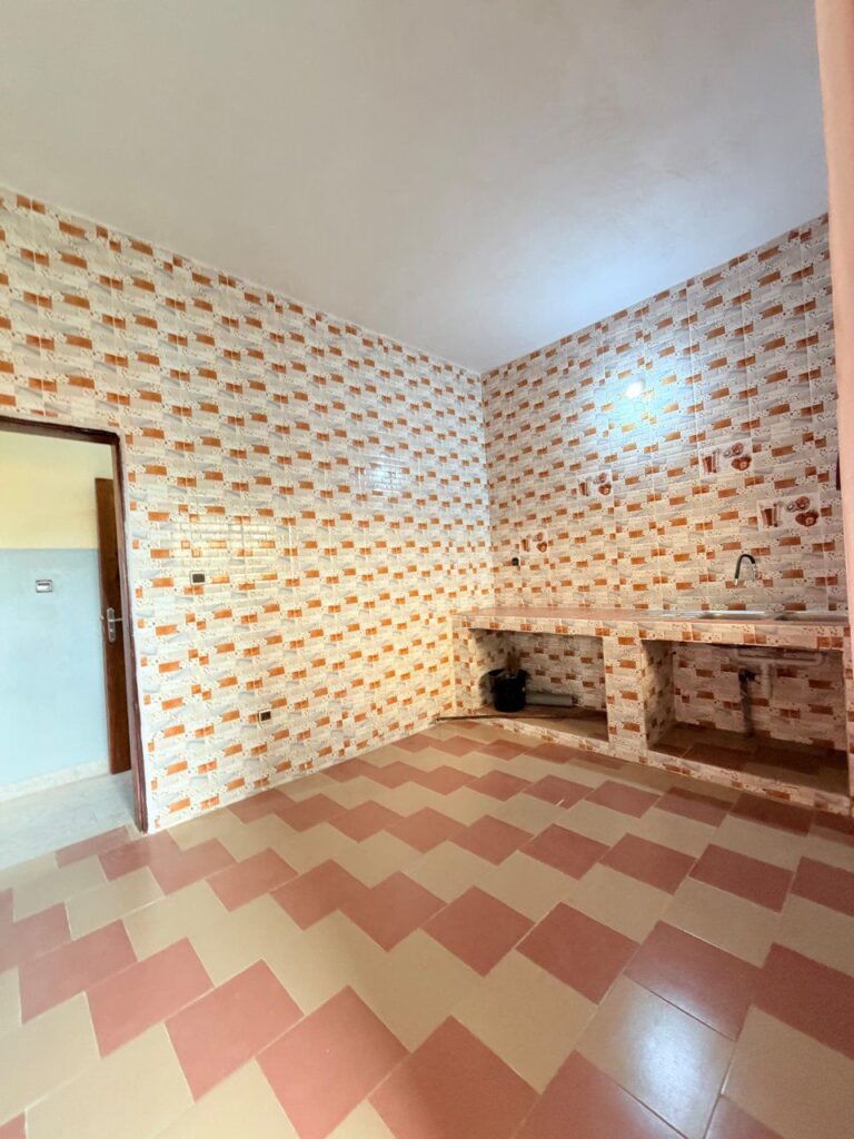 Chambre — 3 chambres salon à louer à Alegleta