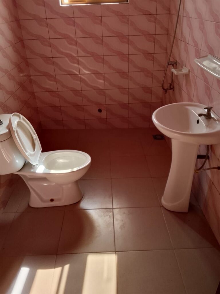 Photo 8 — 3 chambres salon à louer à Cotonou Agla, 125 000 FCFA/mois