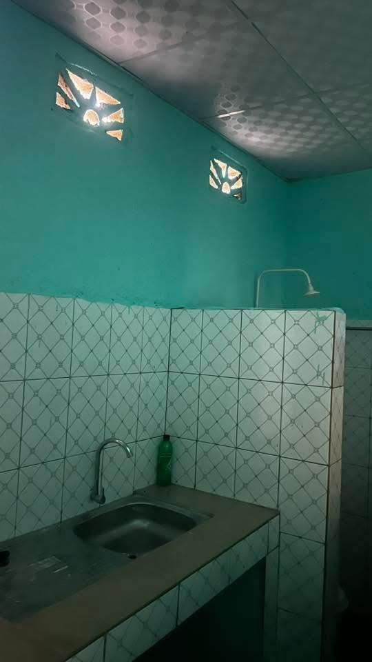 Salle d'eau — chambre salon Abomey-Calavi Dossounou